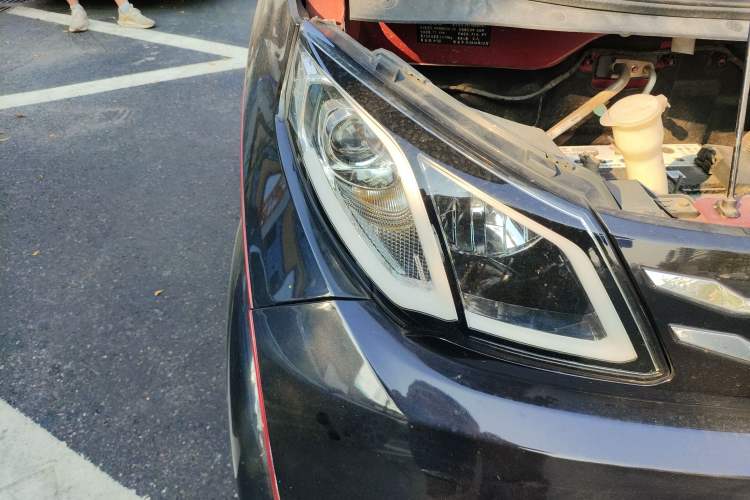 Used Zotye E200 2016 Three-Door Two-Seater Tech Edition Right Front Headlight