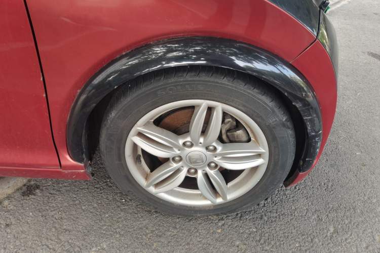 Used Zotye E200 2016 Three-Door Two-Seater Tech Edition Right Front Wheel Hub