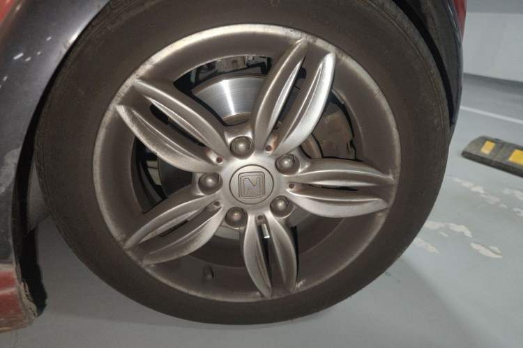 Used Zotye E200 2016 Three-Door Two-Seater Tech Edition Right Front Wheel Hub