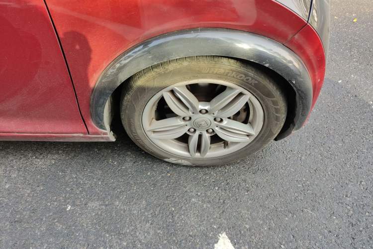 Used Zotye E200 2016 Three-Door Two-Seater Tech Edition Right Front Wheel Hub