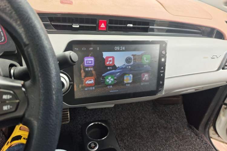 Used Zotye E200 2016 Three-Door Two-Seater Tech Edition Audio And AC Panel