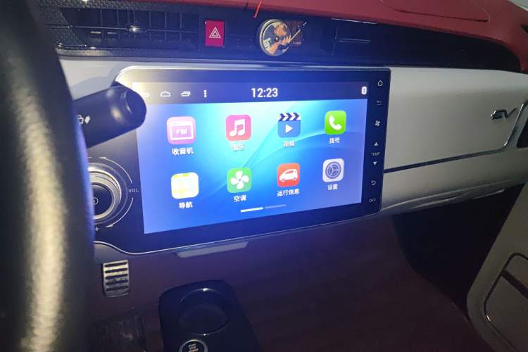 Used Zotye E200 2016 Three-Door Two-Seater Tech Edition Audio And AC Panel