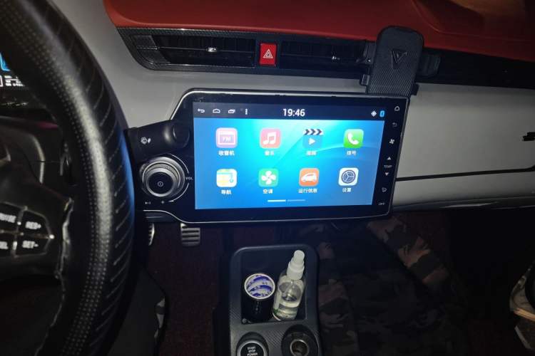 Used Zotye E200 2016 Three-Door Two-Seater Tech Edition Audio And AC Panel
