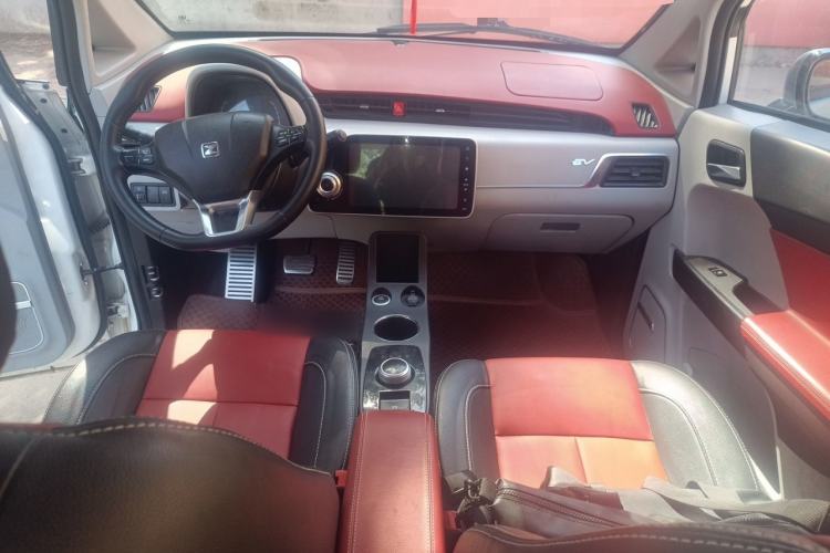 Used Zotye E200 2016 Three-Door Two-Seater Tech Edition Center Console