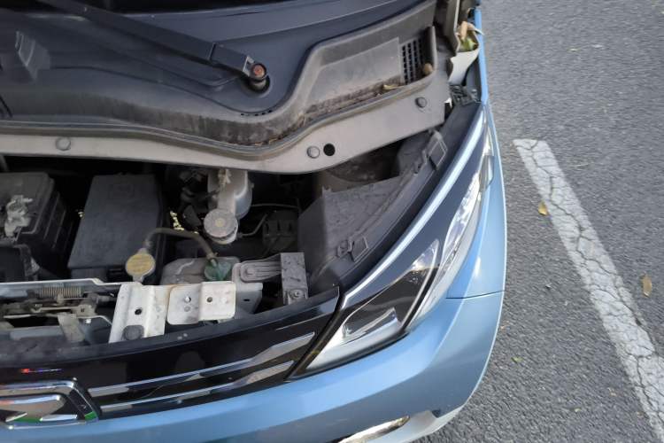 Used Zotye E200 2016 Three-Door Two-Seater Tech Edition Engine Bay Left