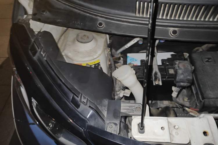 Used Zotye E200 2016 Three-Door Two-Seater Tech Edition Engine Bay Right