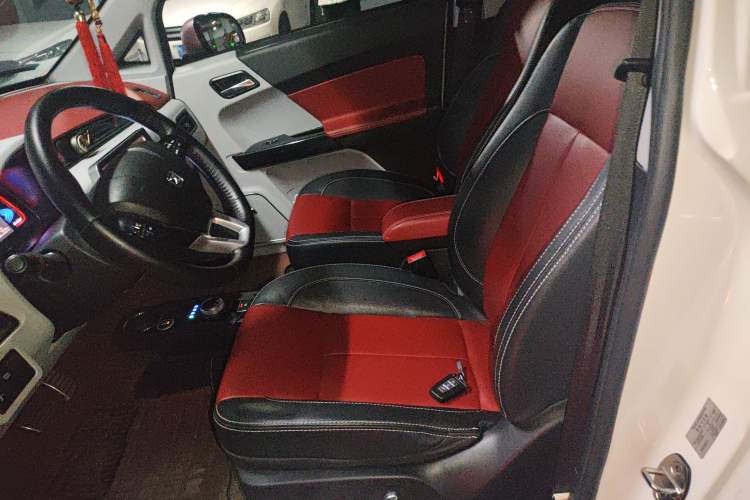 Used Zotye E200 2016 Three-Door Two-Seater Tech Edition Left Front Seat