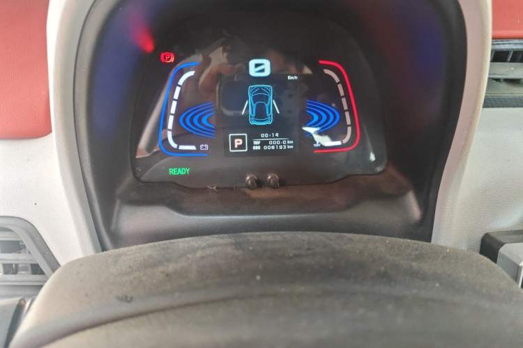 Used Zotye E200 2016 Three-Door Two-Seater Tech Edition Odometer Close Up