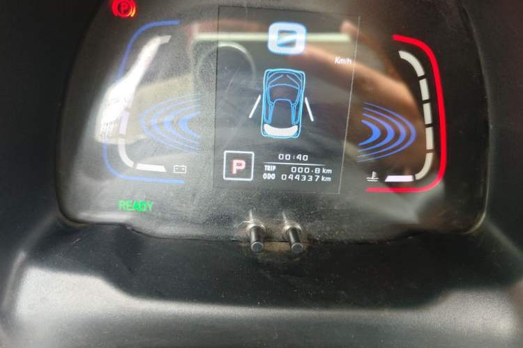 Used Zotye E200 2016 Three-Door Two-Seater Tech Edition Odometer Close Up