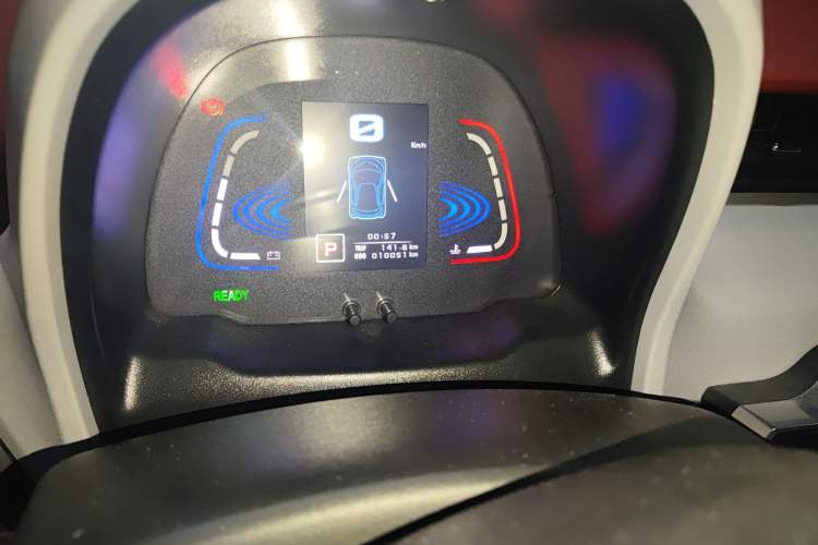 Used Zotye E200 2016 Three-Door Two-Seater Tech Edition Odometer Close Up