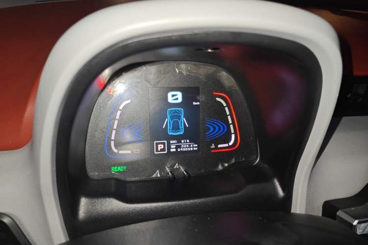 Used Zotye E200 2016 Three-Door Two-Seater Tech Edition Odometer Close Up