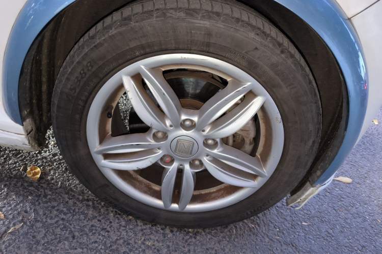 Used Zotye E200 2016 Three-Door Two-Seater Tech Edition Right Front Wheel Hub