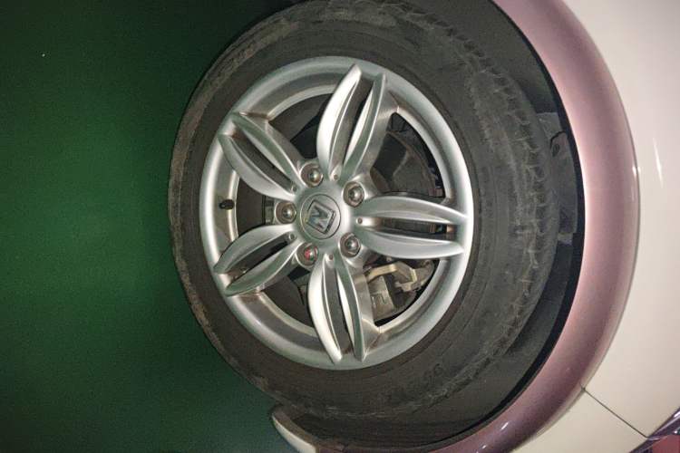 Used Zotye E200 2016 Three-Door Two-Seater Tech Edition Right Front Wheel Hub