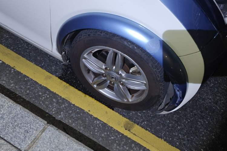 Used Zotye E200 2016 Three-Door Two-Seater Tech Edition Right Front Wheel Hub