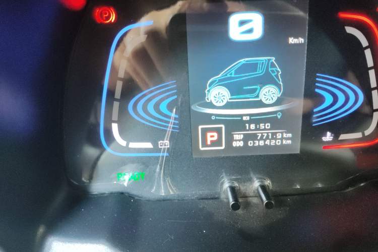 Used Zotye E200 2017 Luxury Model Odometer Close Up