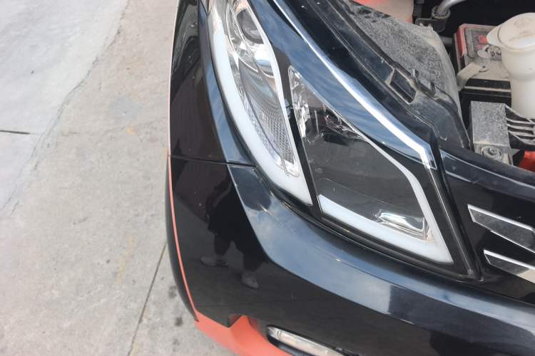 Used Zotye E200 2018 Flying Fish Model Right Front Headlight