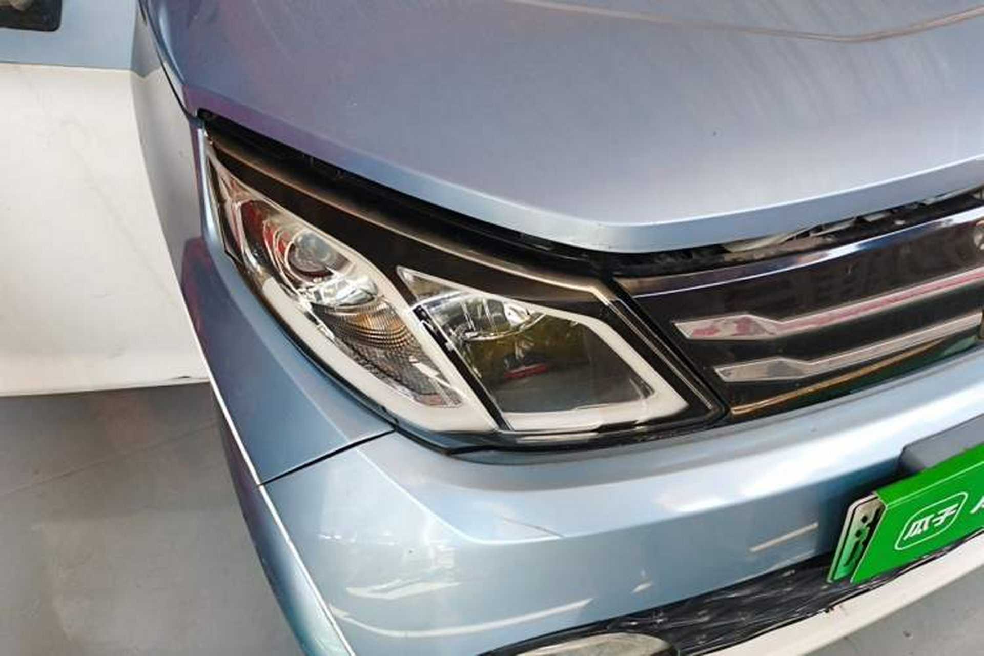 Used Zotye E200 2018 Flying Fish Model Right Front Headlight