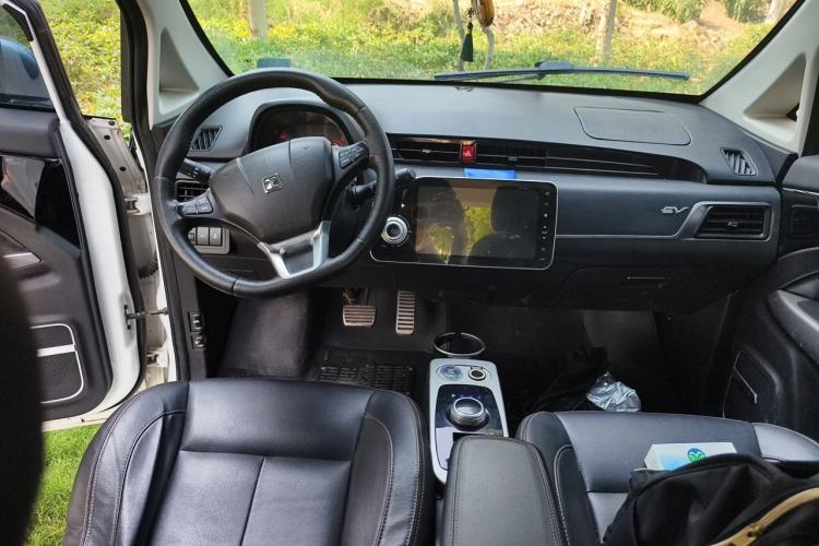 Used Zotye E200 2018 Pro Model Center Console