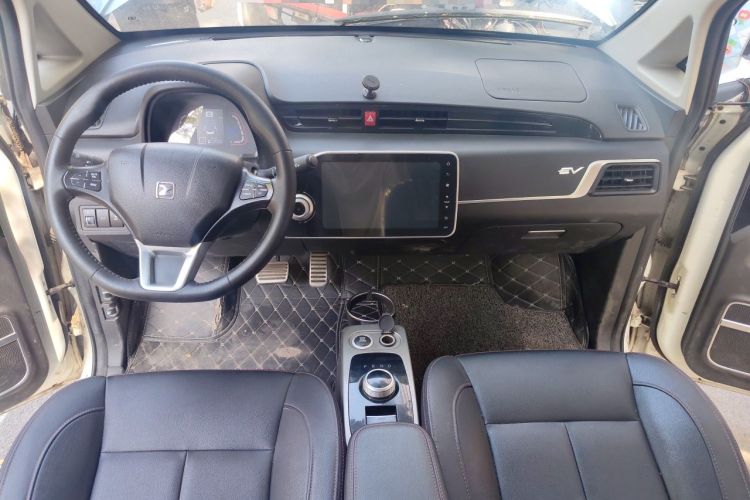 Used Zotye E200 2018 Flying Fish Model Center Console