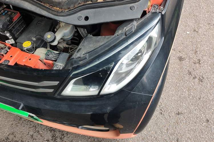 Used Zotye E200 2018 Pro Model Engine Bay Left