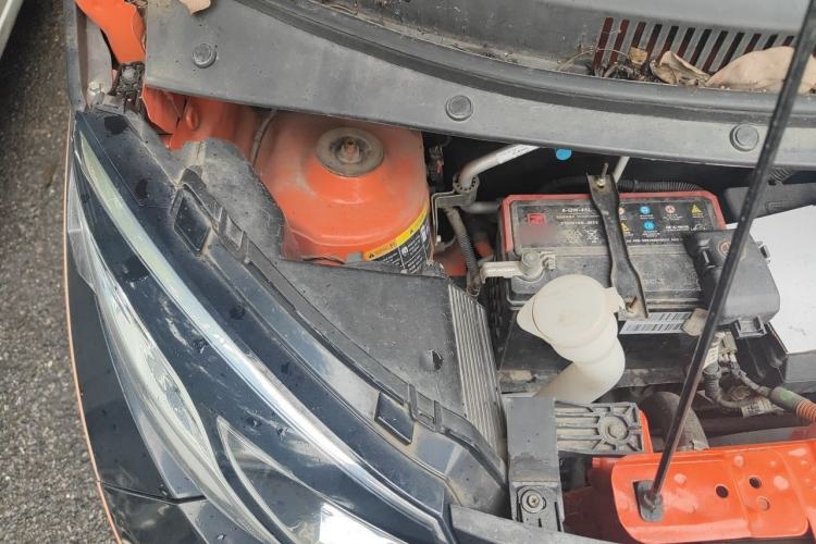 Used Zotye E200 2018 Pro Model Engine Bay Right
