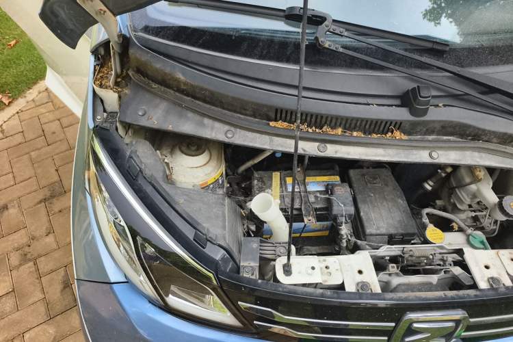 Used Zotye E200 2018 Pro Model Engine Bay Right