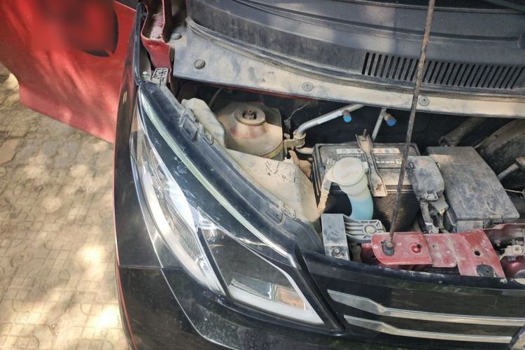 Used Zotye E200 2018 Pro Model Engine Bay Right