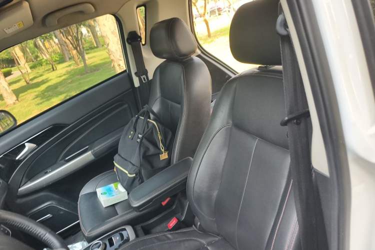 Used Zotye E200 2018 Pro Model Left Front Seat