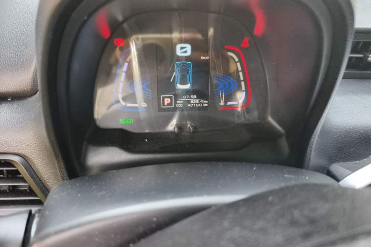 Used Zotye E200 2018 Pro Model Odometer Close Up