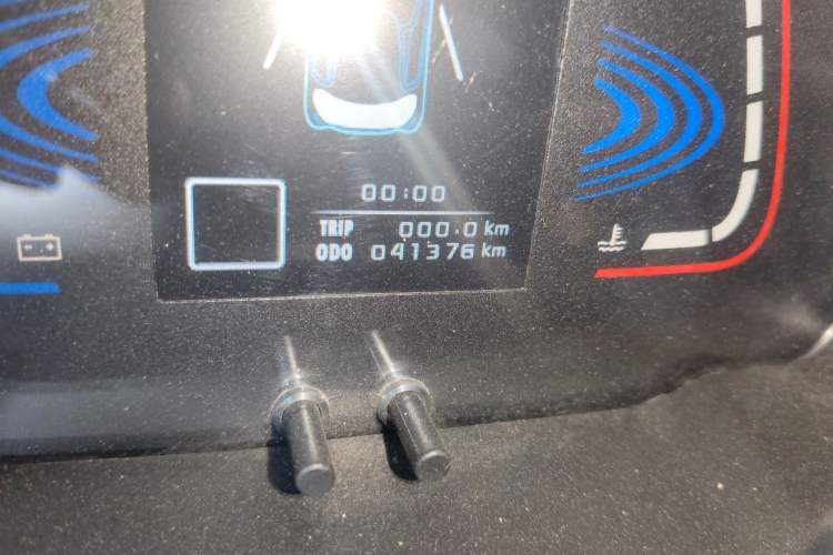 Used Zotye E200 2018 Flying Fish Model Odometer Close Up