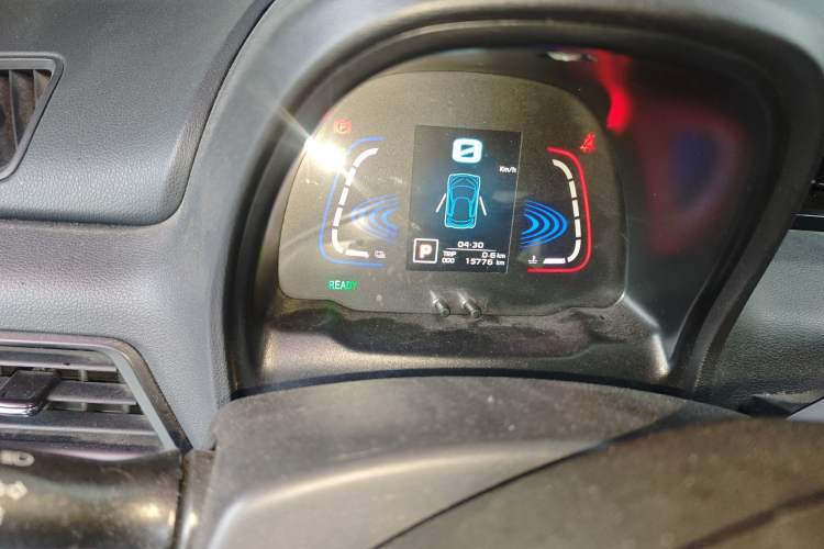 Used Zotye E200 2018 Pro Model Odometer Close Up
