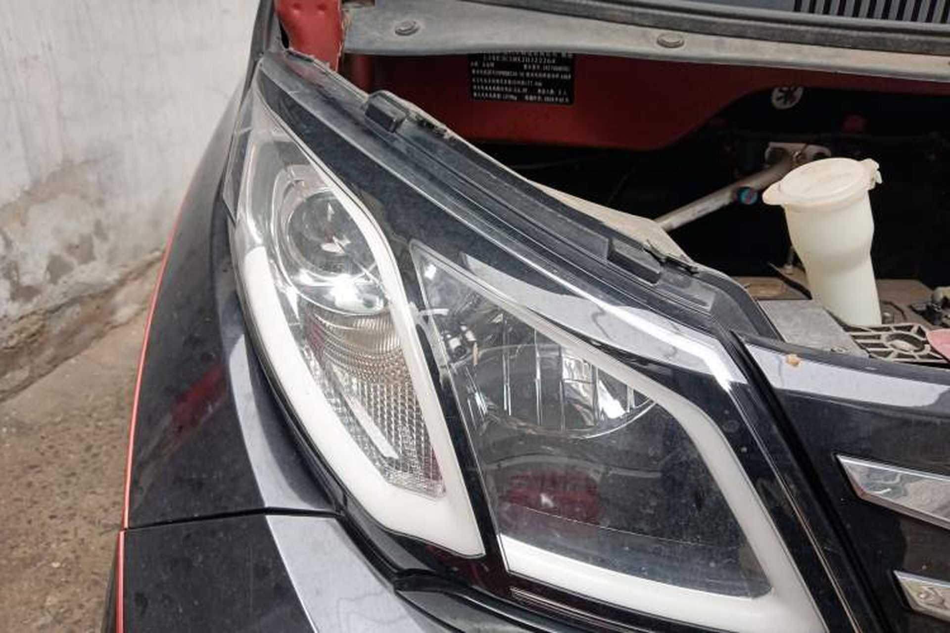 Used Zotye E200 2018 Pro Model Right Front Headlight