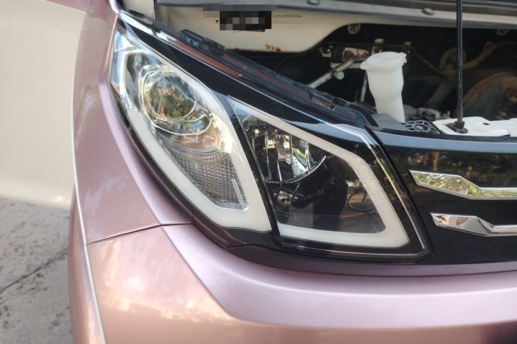 Used Zotye E200 2018 Flying Fish Model Right Front Headlight