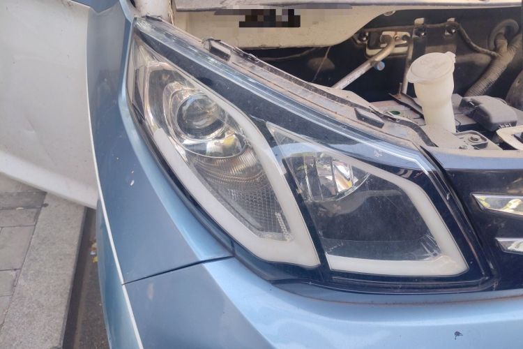 Used Zotye E200 2018 Flying Fish Model Right Front Headlight