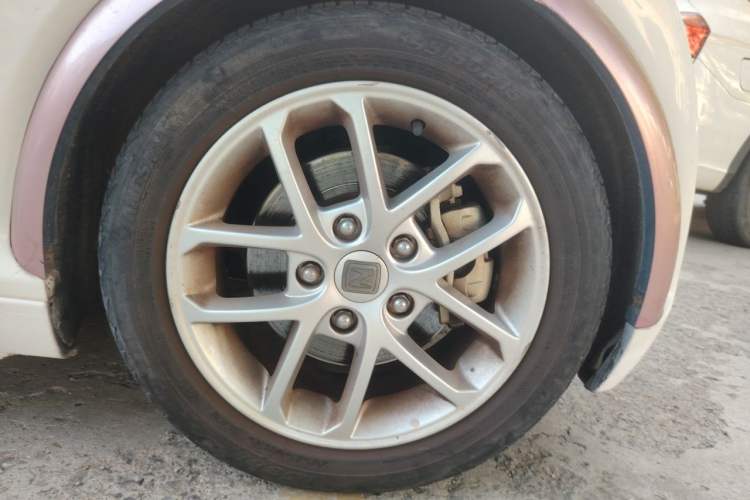 Used Zotye E200 2018 Flying Fish Model Right Front Wheel Hub
