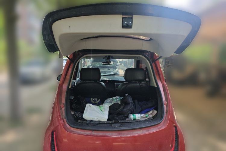 Used Zotye E200 2018 Pro Model Trunk