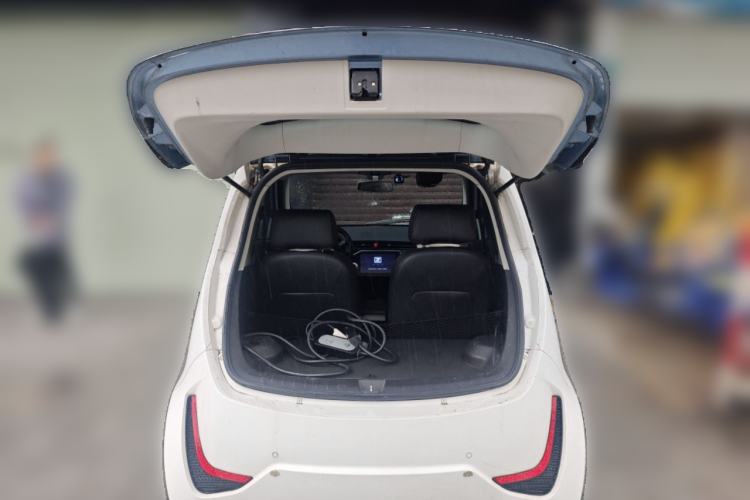 Used Zotye E200 2018 Pro Model Trunk