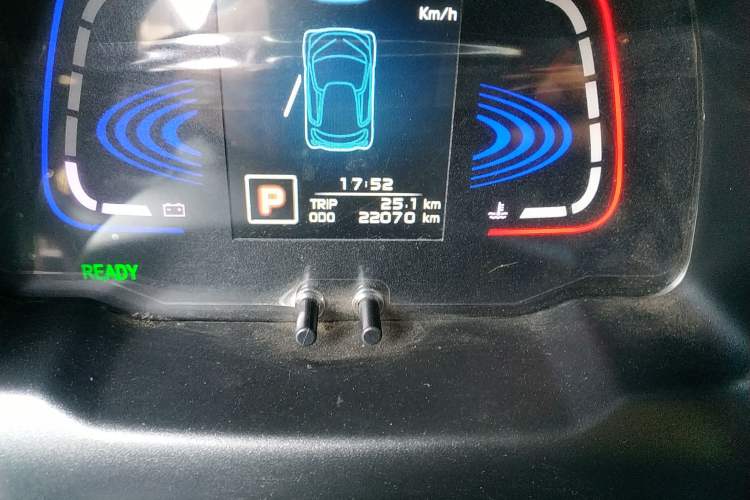 Used Zotye E200 2018 Flying Fish Model Odometer Close Up
