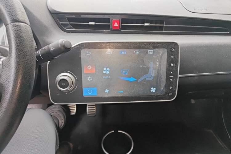 Used Zotye E200 2018 Pro Model Audio And AC Panel