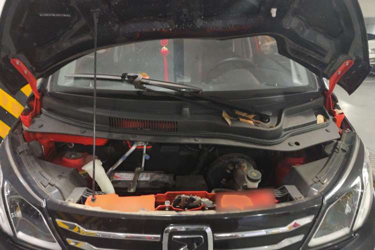Used Zotye E200 2018 Flying Fish Model Engine Bay