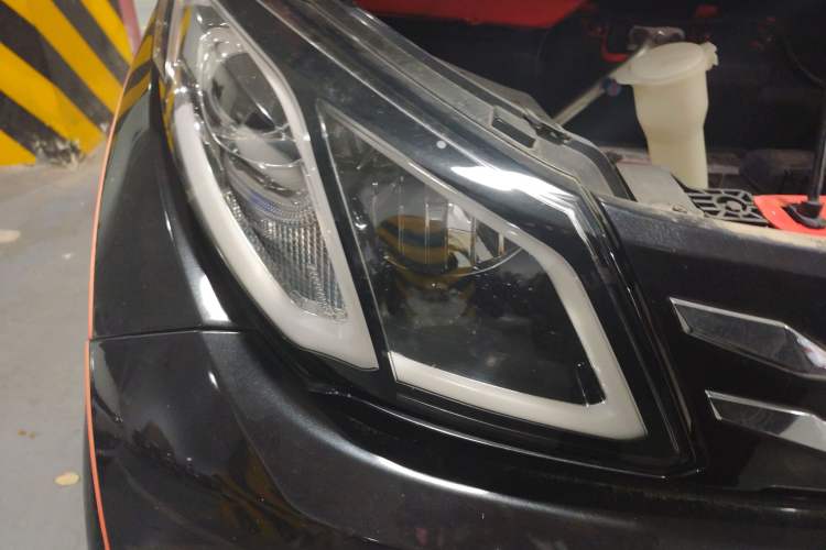Used Zotye E200 2018 Flying Fish Model Right Front Headlight