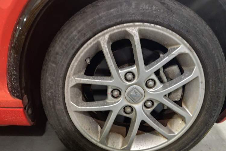 Used Zotye E200 2018 Flying Fish Model Right Front Wheel Hub