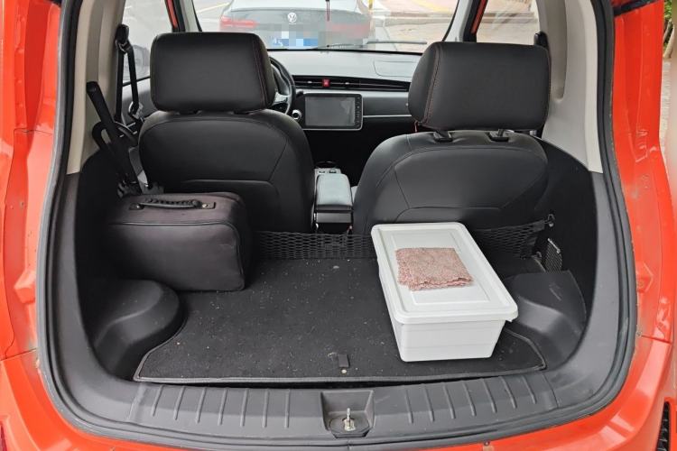 Used Zotye E200 2018 Pro Model Trunk