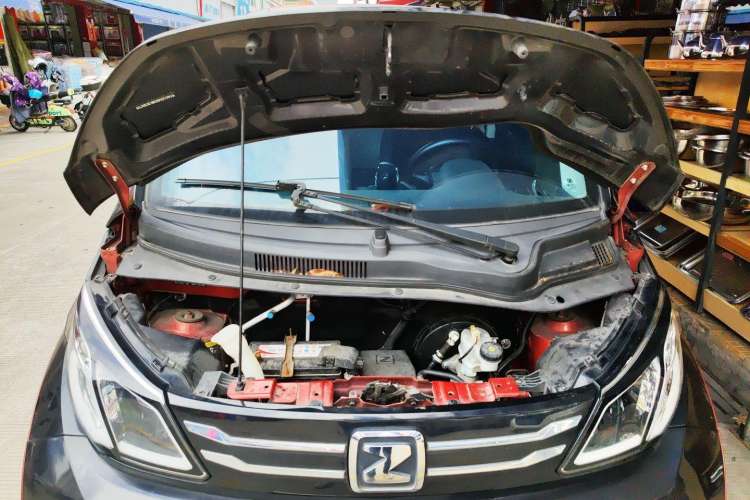 Used Zotye E200 2018 Pro Model Engine Bay