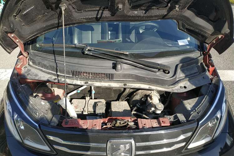 Used Zotye E200 2018 Pro Model Engine Bay