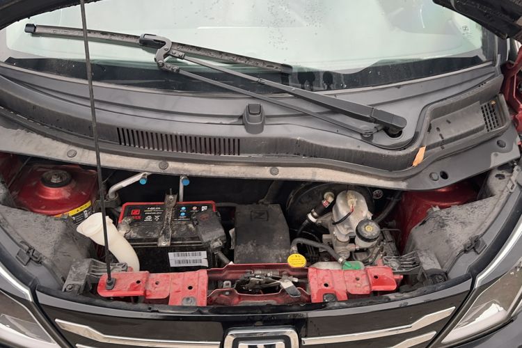 Used Zotye E200 2018 Pro Model Engine Bay