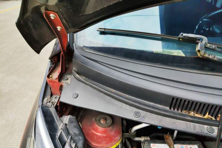 Used Zotye E200 2018 Pro Model Engine Bay Right