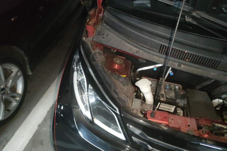 Used Zotye E200 2018 Pro Model Engine Bay Right