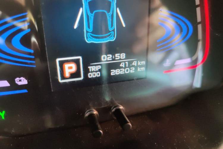 Used Zotye E200 2018 Pro Model Odometer Close Up