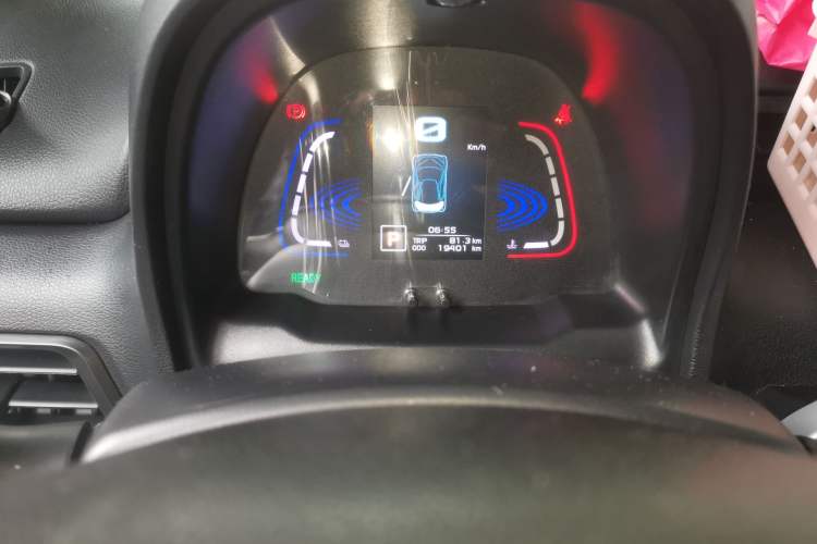 Used Zotye E200 2018 Pro Model Odometer Close Up